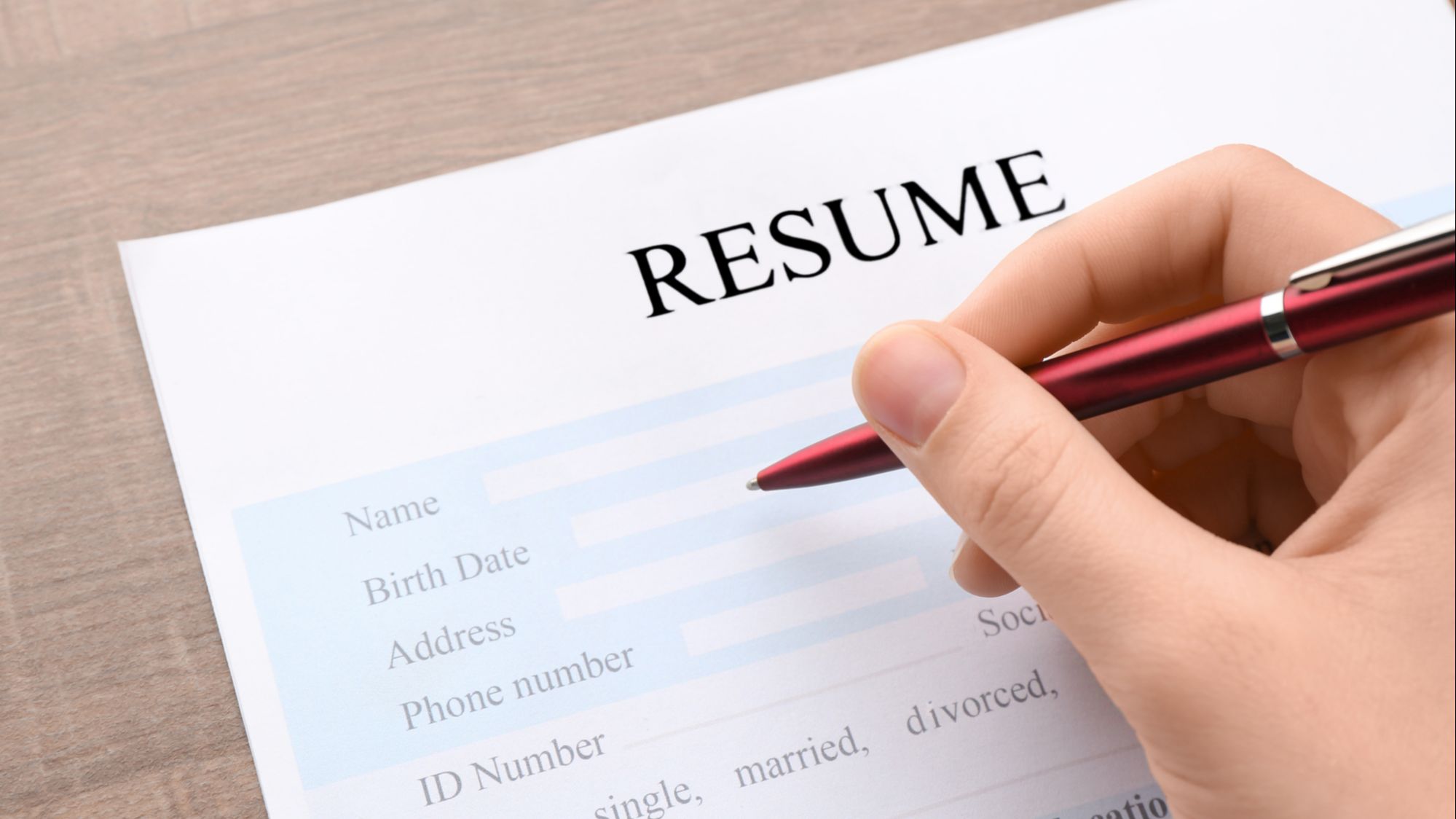 What is the difference between a cv and a resume?